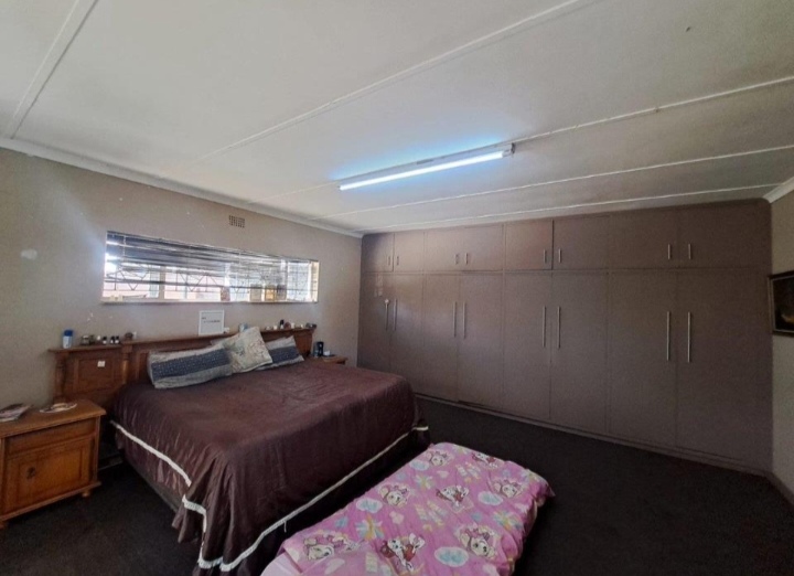 4 Bedroom Property for Sale in Roosheuwel North West